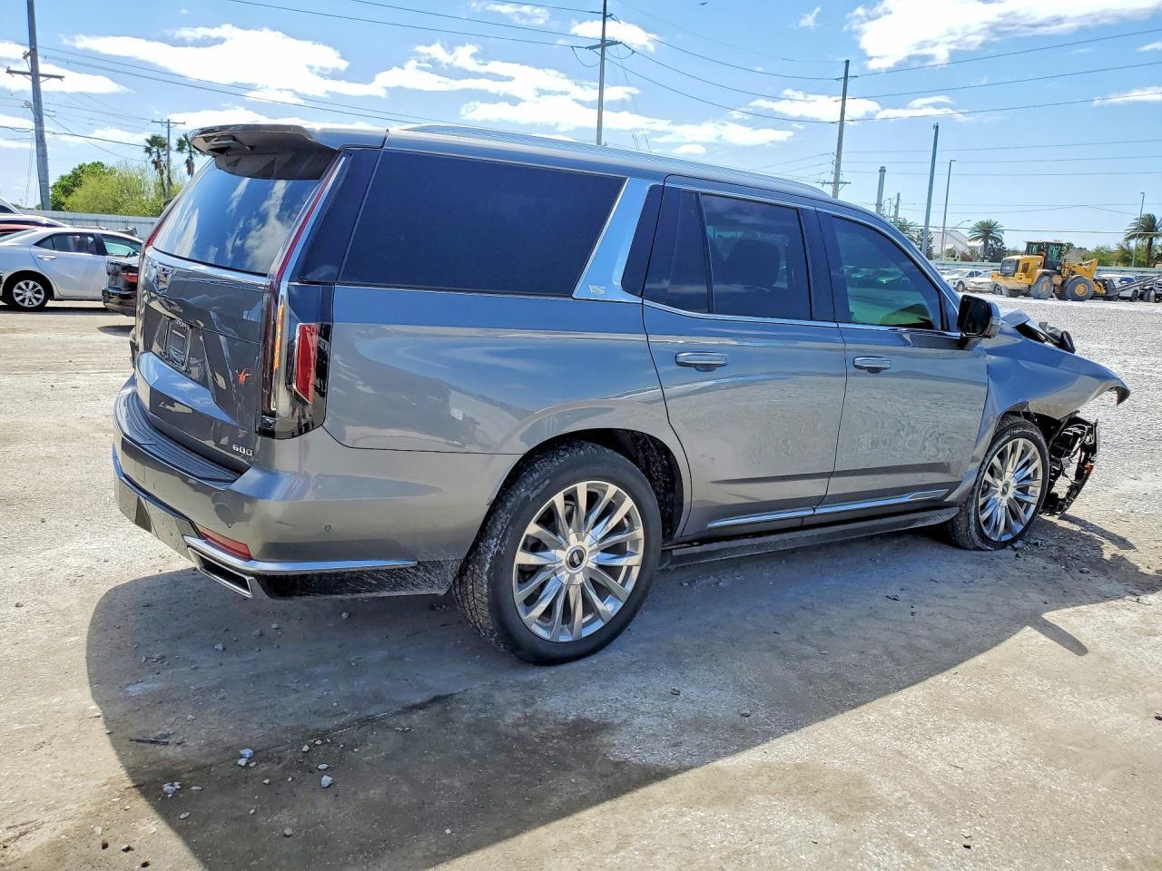 2022 Cadillac Escalade Premium Luxury - Image 3