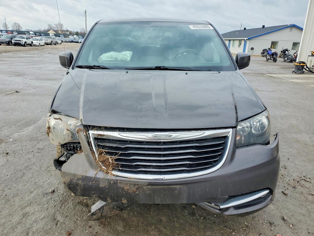 2015 Chrysler Town & Country S - Фото 5