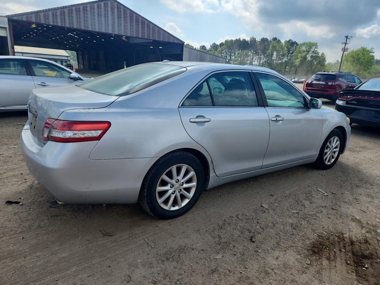 2010 Toyota Camry Xle V6 - Image 3