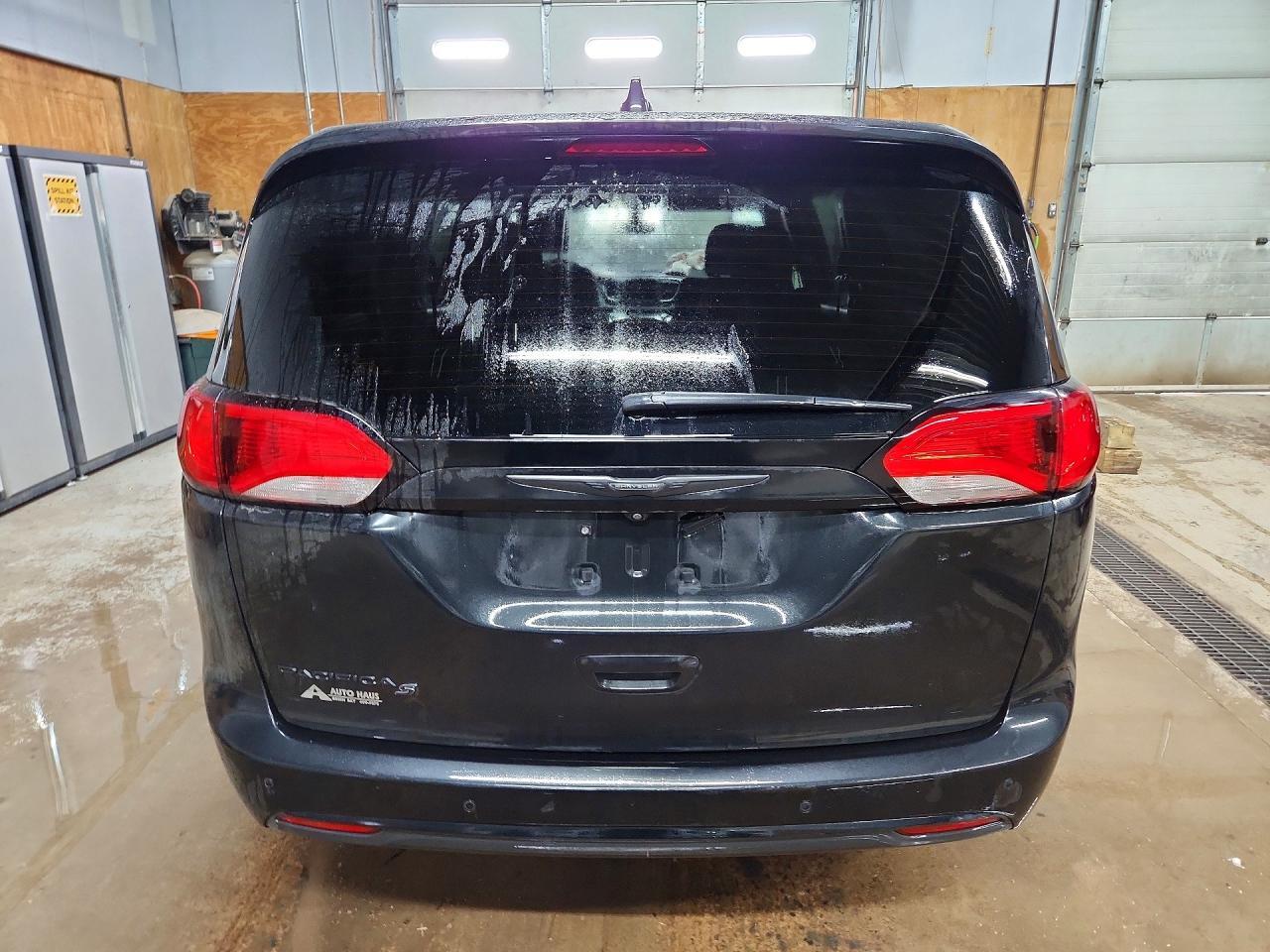 2019 Chrysler Pacifica Touring Plus - Image 6