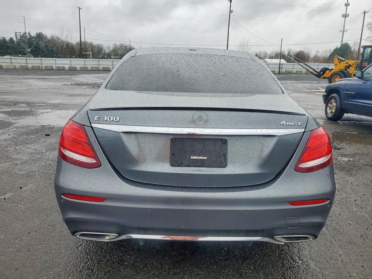2017 Mercedes-Benz E 300 4Matic - Image 6