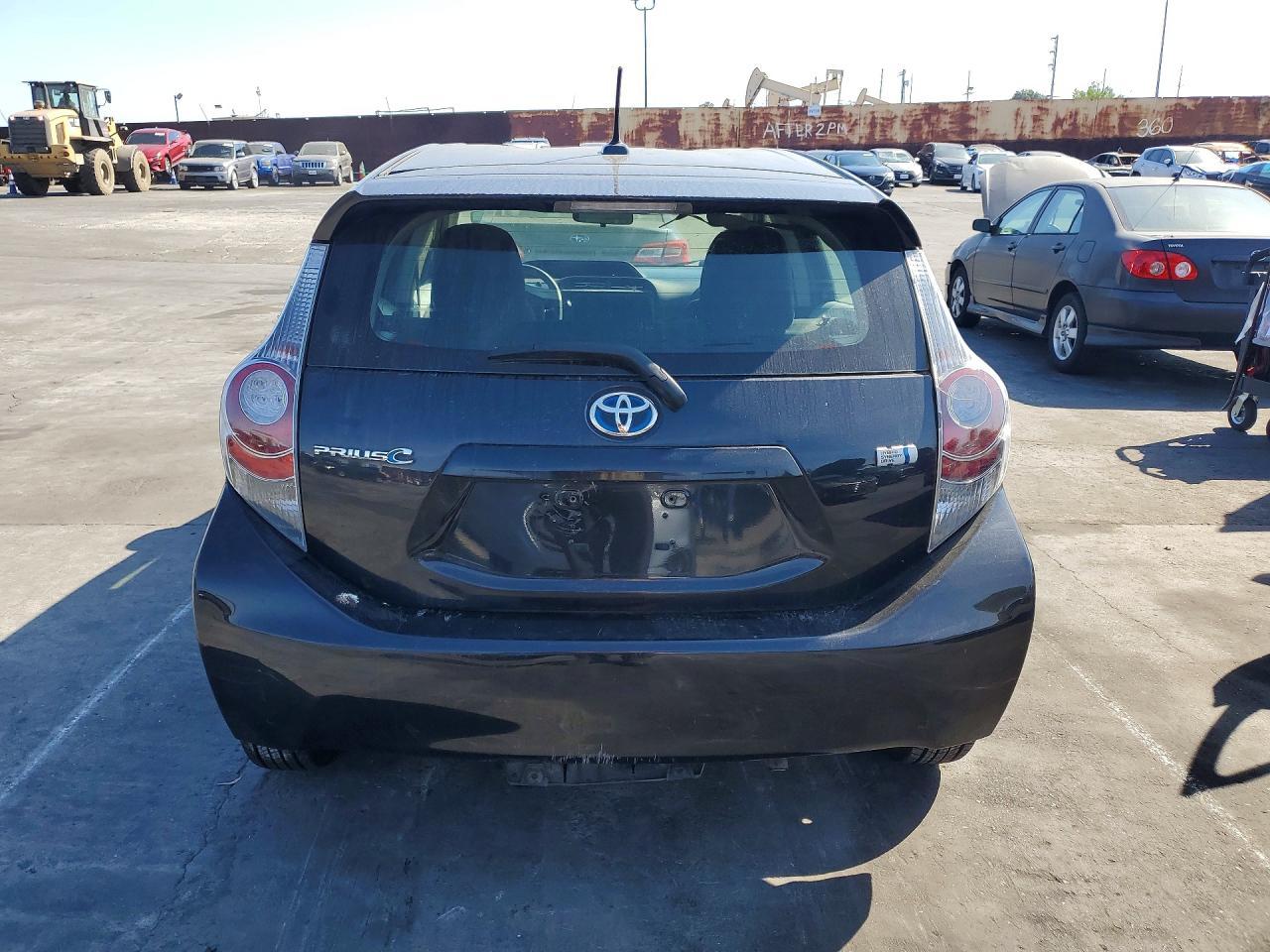 2013 Toyota Prius C Three - Фото 6