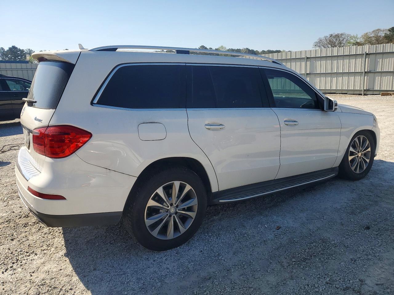 2014 Mercedes-Benz Gl 450 4Matic - Image 3