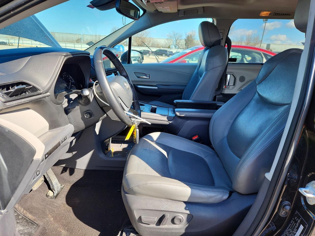 2021 Toyota Sienna Limited 7-Passenger - Image 7