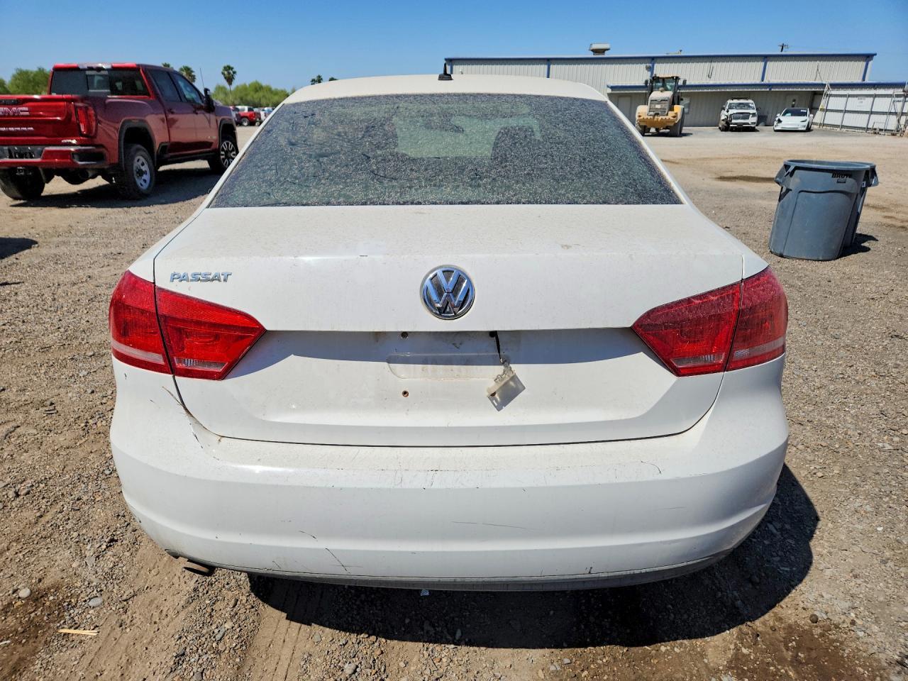 2013 Volkswagen Passat S - Фото 6