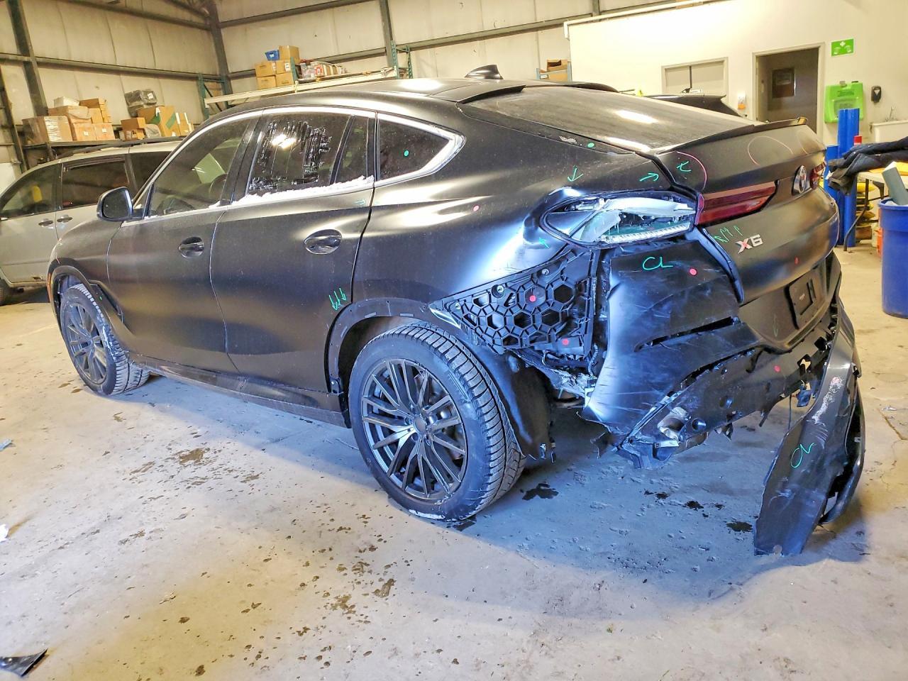 2022 BMW X6 xDrive40I - Фото 2