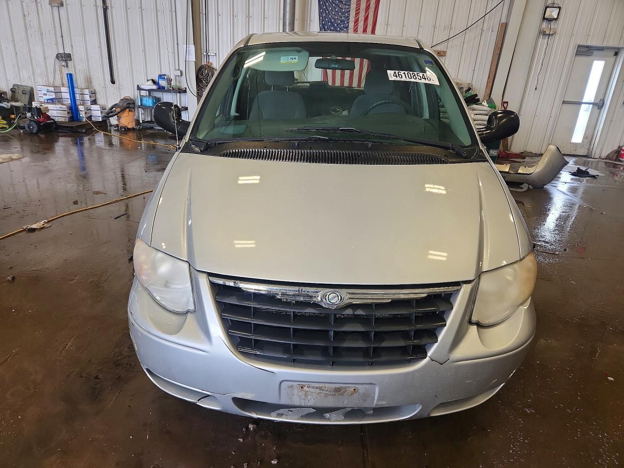2007 Chrysler Town & Country Lx - Image 5