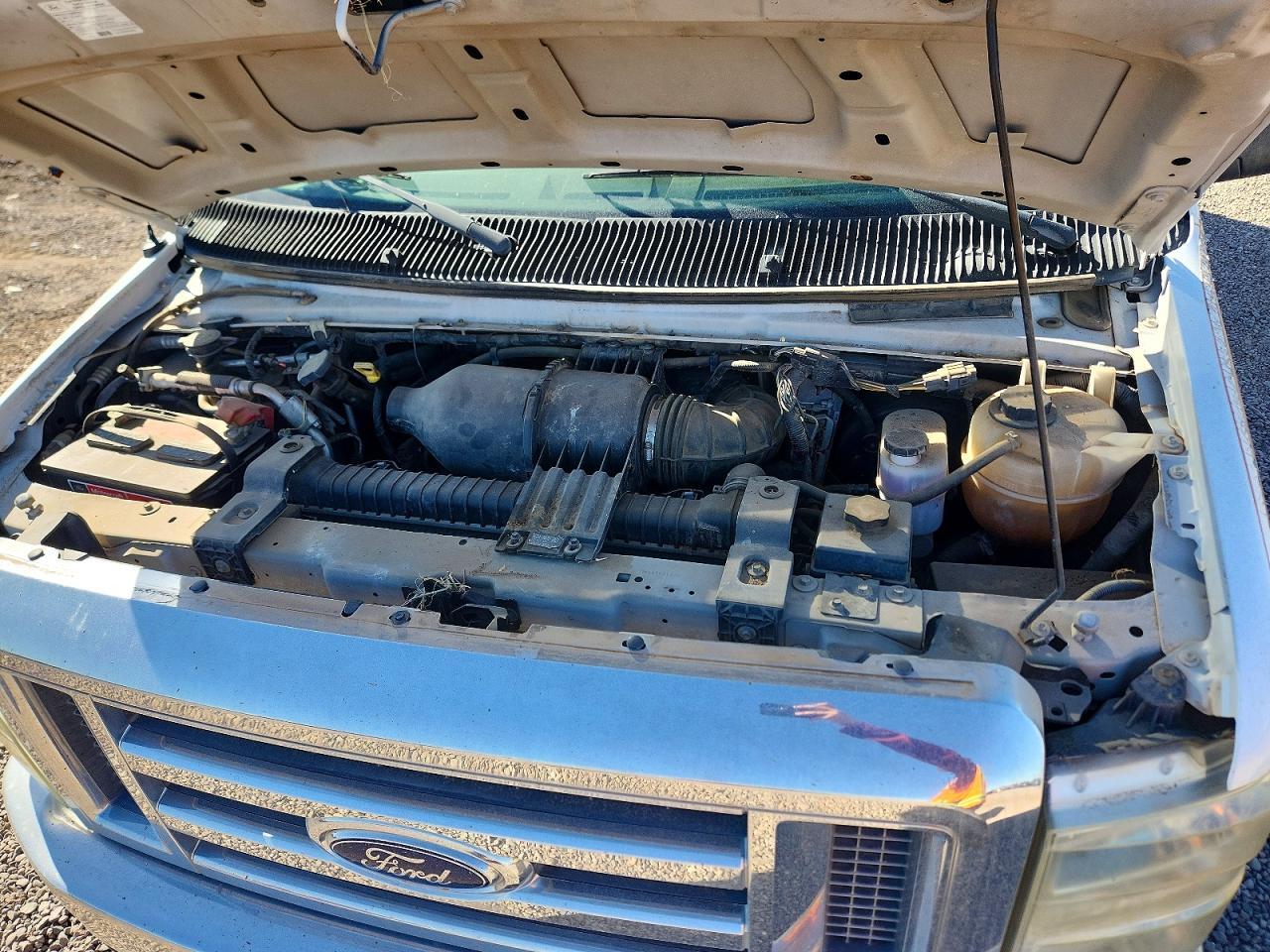 2010 Ford Econoline E350 Super Duty Wagon - Фото 7