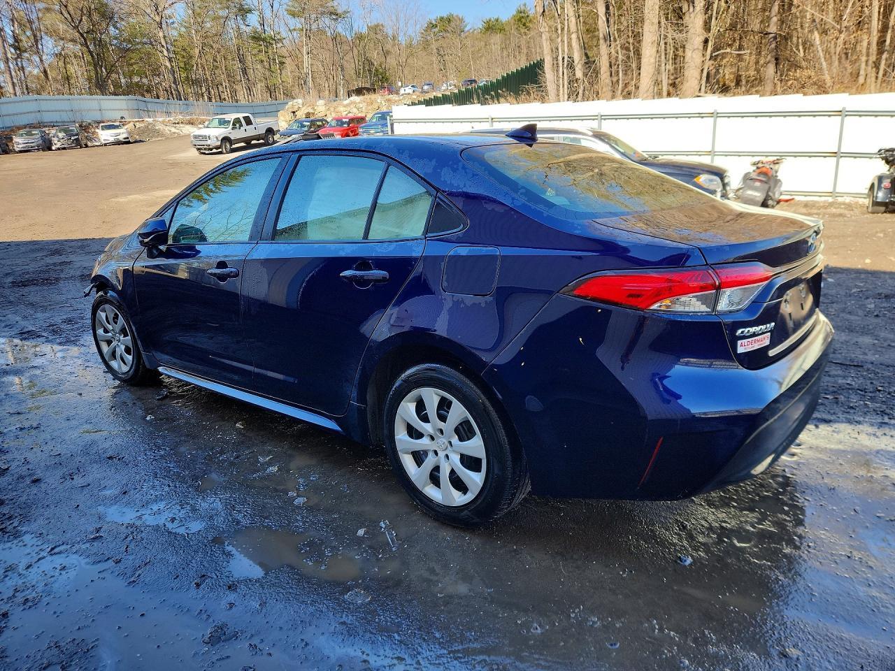 2023 Toyota Corolla Le - Image 2