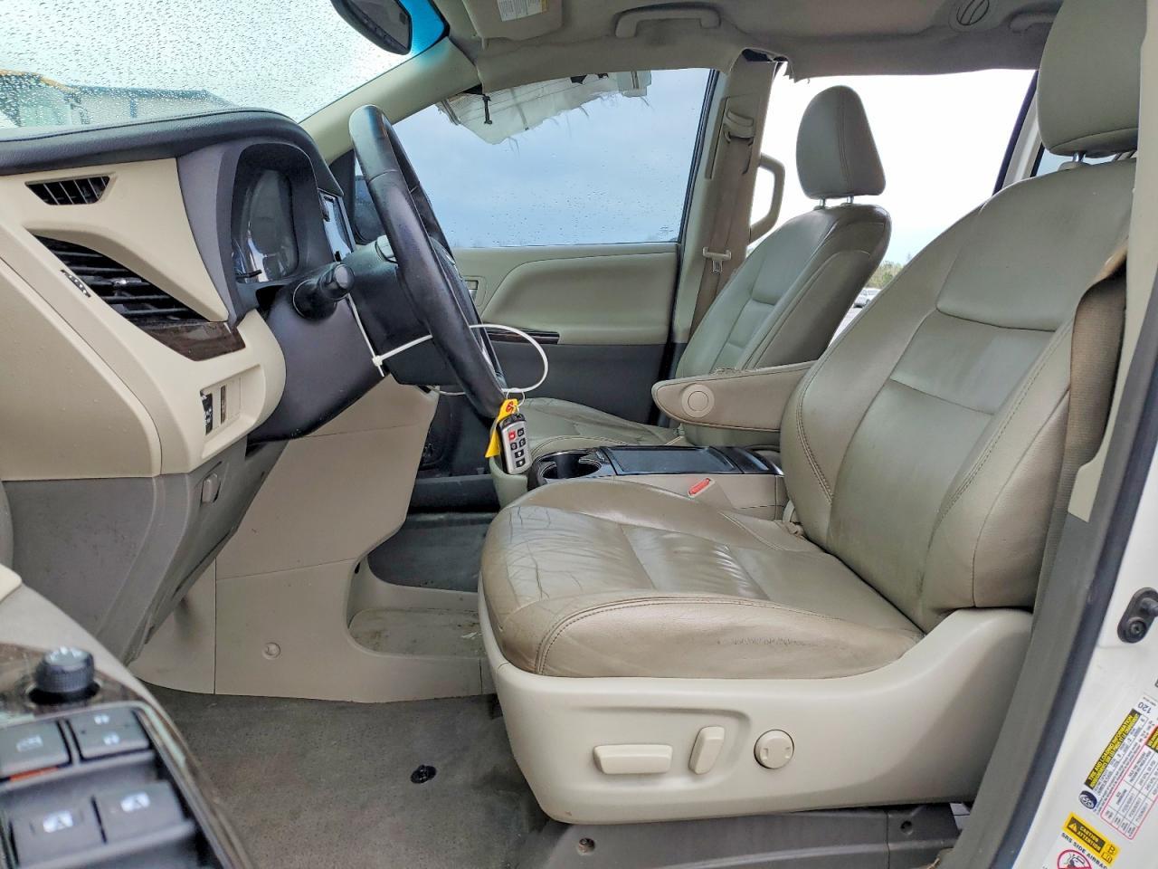 2015 Toyota Sienna Xle 8-Passenger - Фото 7