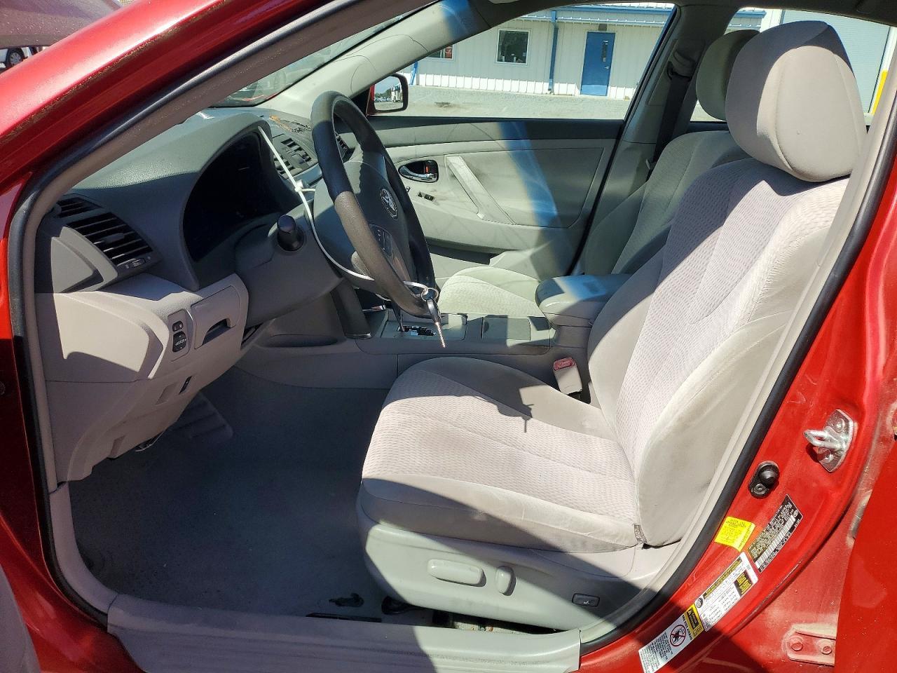 2011 Toyota Camry Le - Фото 7