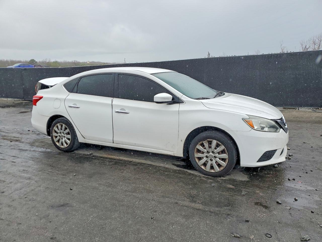 2017 Nissan Sentra S - Image 4