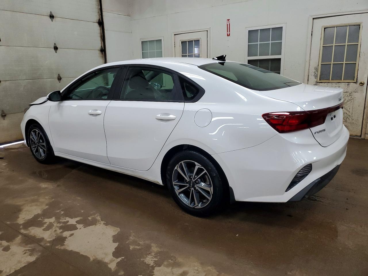 2024 Kia Forte Lxs - Image 2