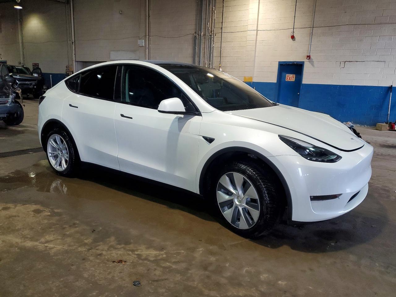 2023 Tesla Model Y - Image 4