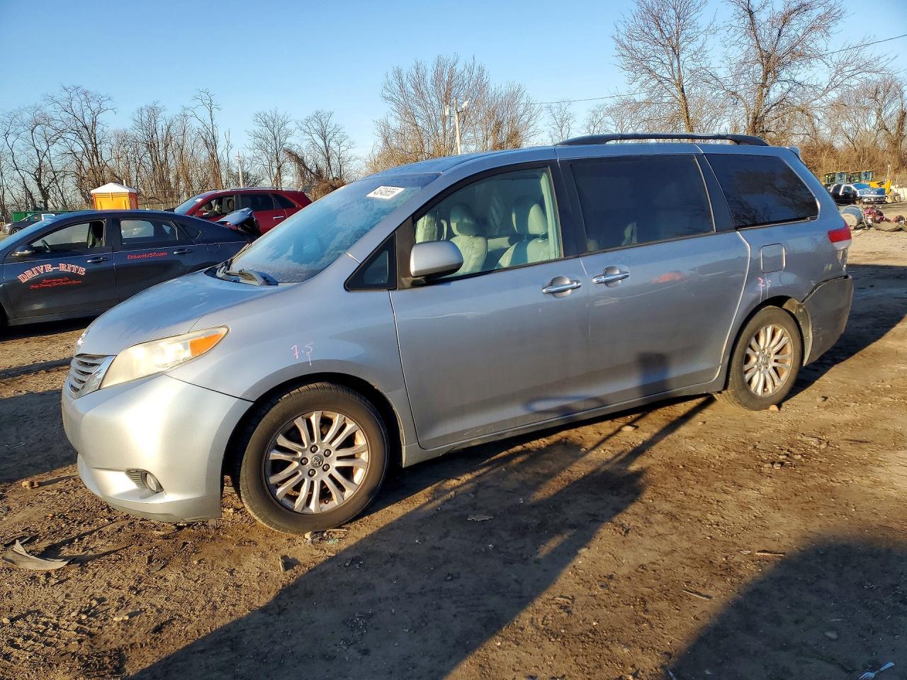 2011 Toyota Sienna Xle 8-Passenger