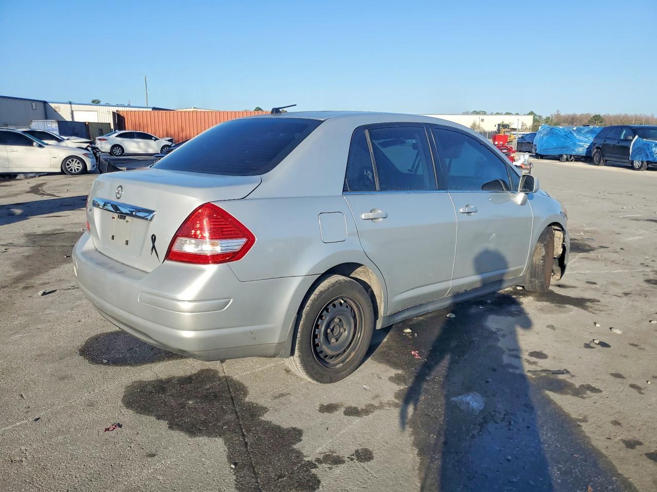 2008 Nissan Versa 1.8 S - Фото 3