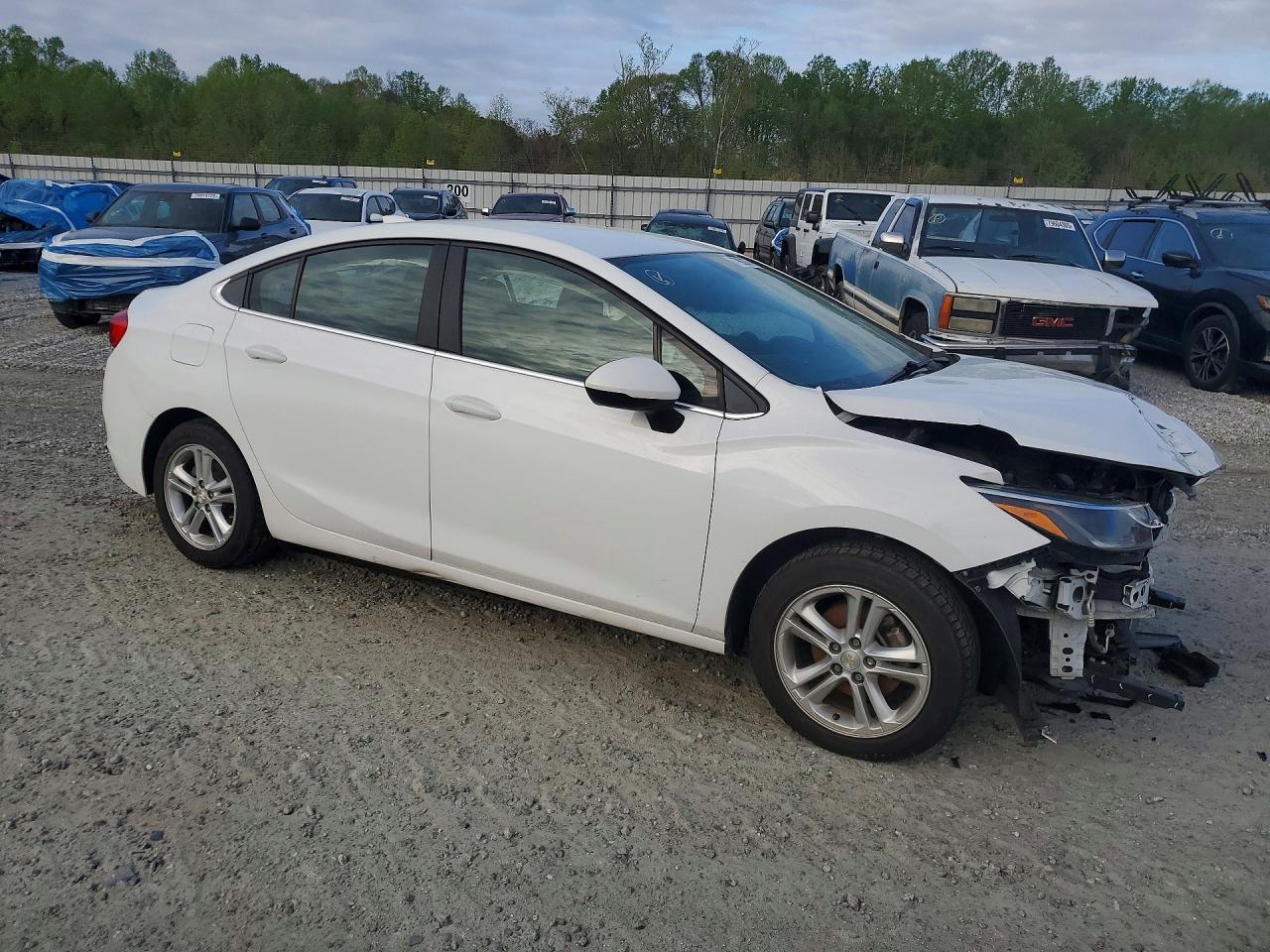 2017 Chevrolet Cruze Lt - Фото 4