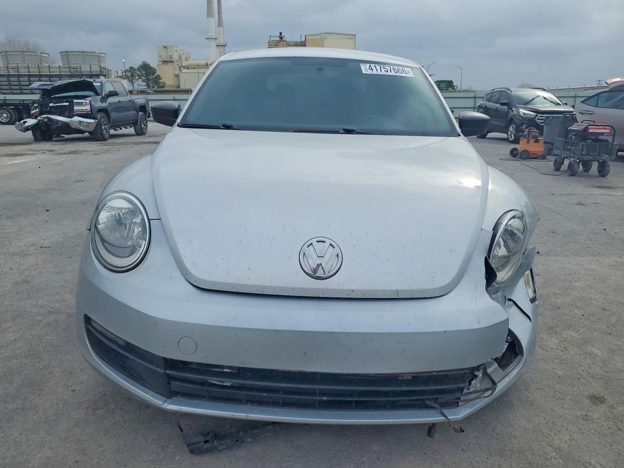 2016 Volkswagen Beetle 1.8T - Фото 5