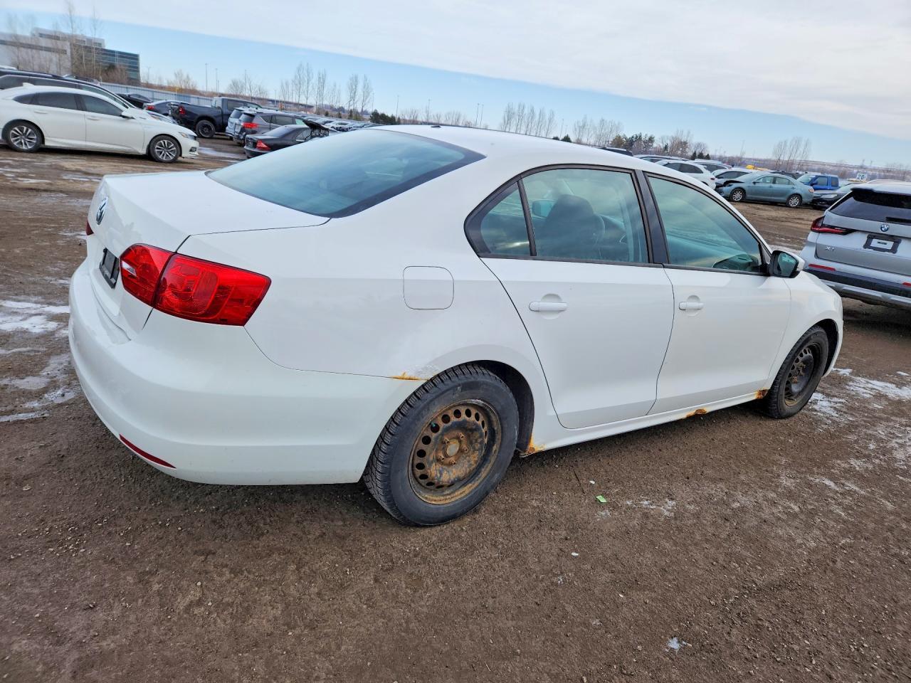 2011 Volkswagen Jetta - Image 3
