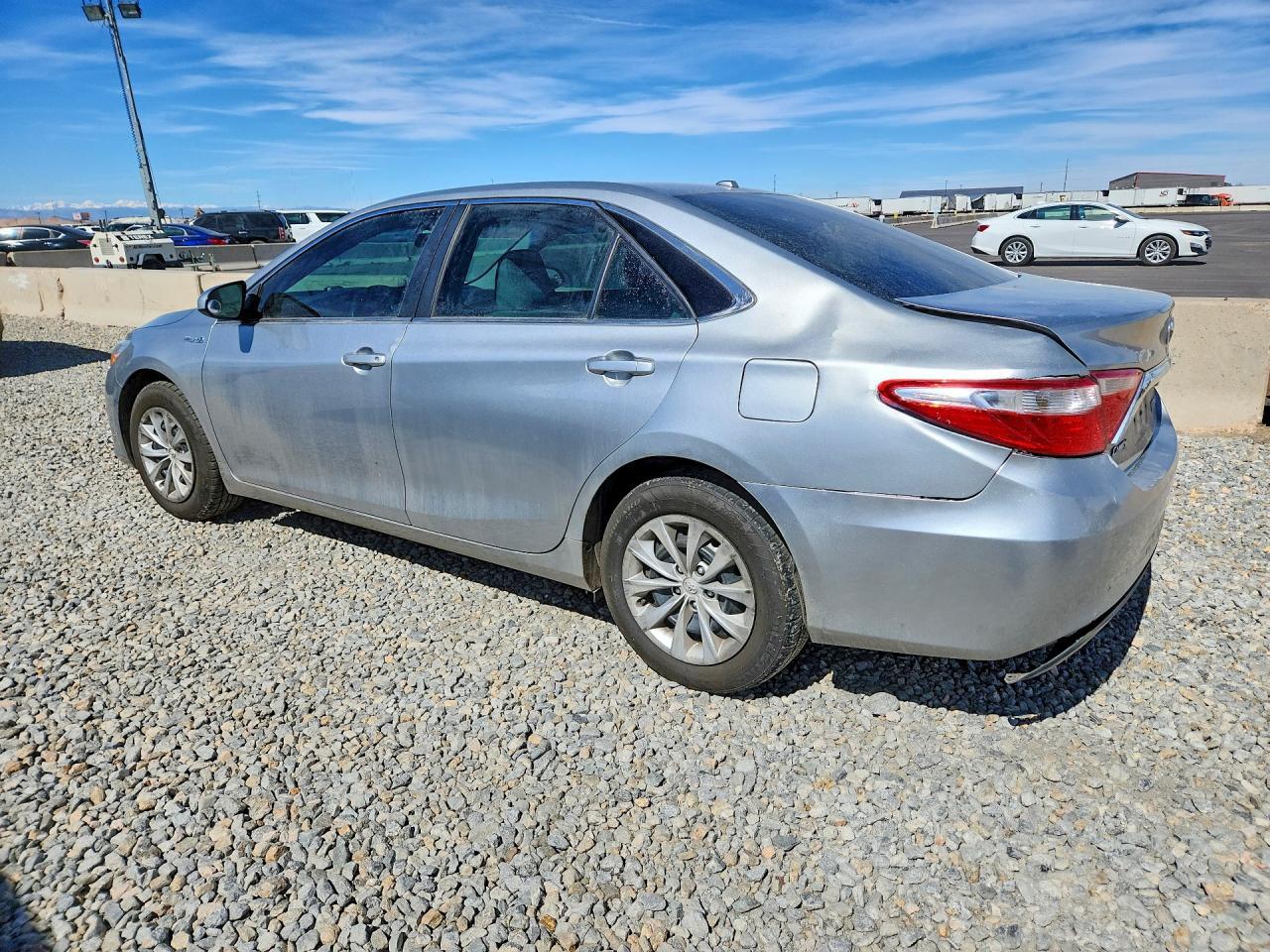 2015 Toyota Camry Hybrid Le - Фото 2