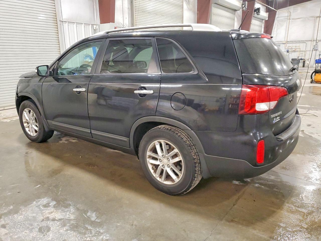 2014 Kia Sorento Lx - Image 2