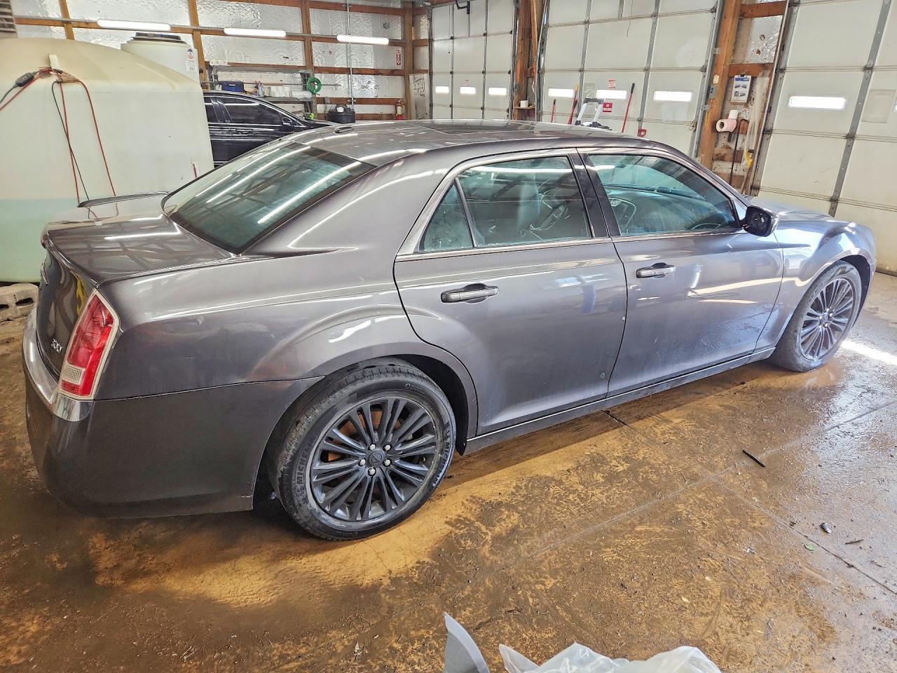 2014 Chrysler 300 - Фото 3