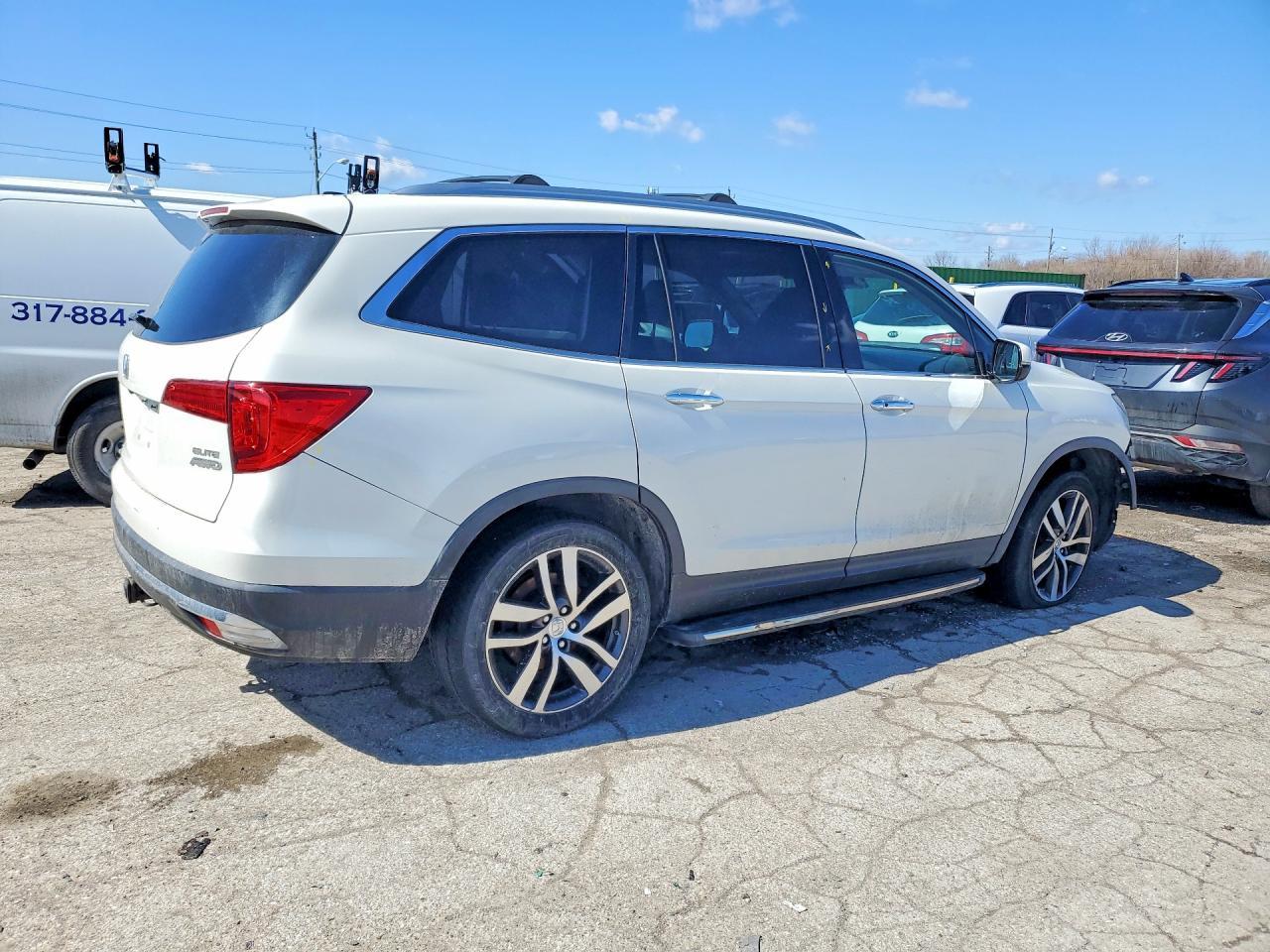 2017 Honda Pilot Elite - Фото 3