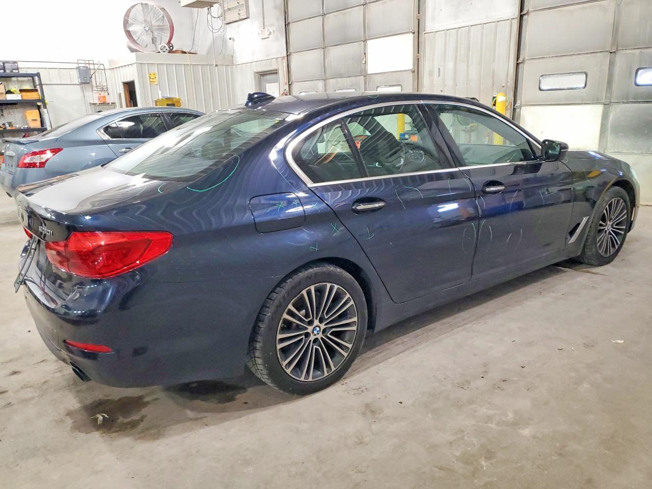 2018 BMW 530 Xi - Фото 3