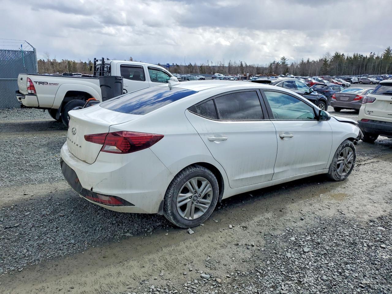 2020 Hyundai Elantra Sel - Фото 3