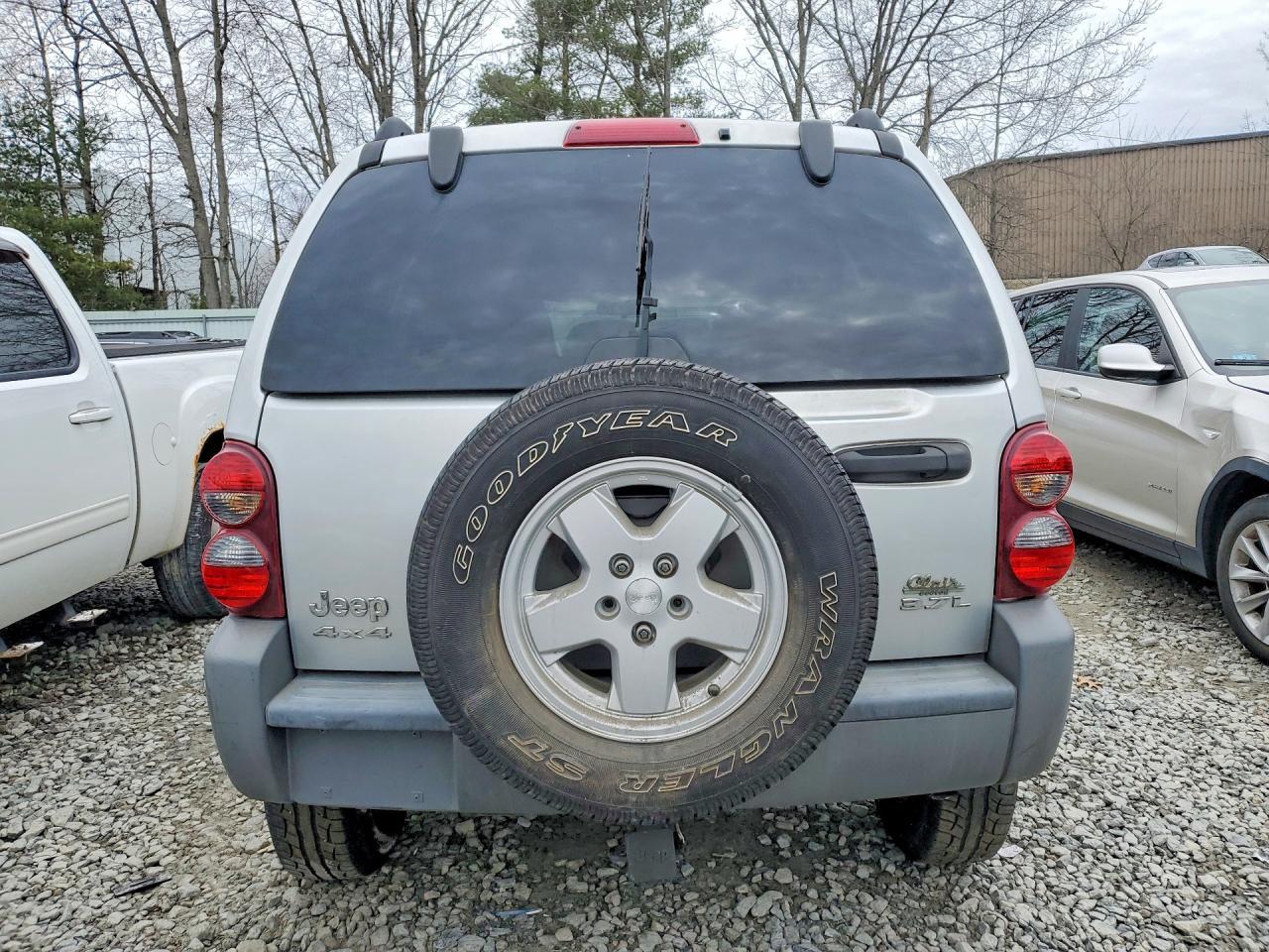 2005 Jeep Liberty Sport - Image 6