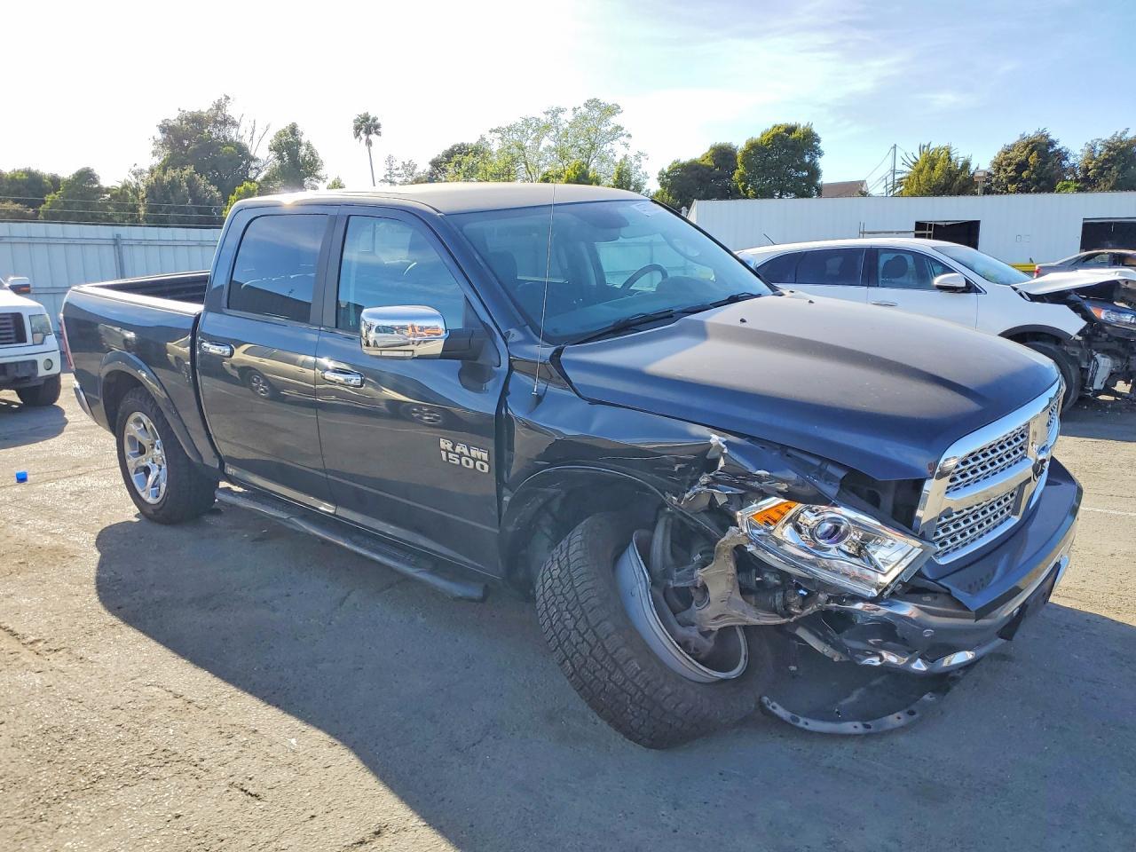 2017 Ram 1500 Laramie - Фото 4