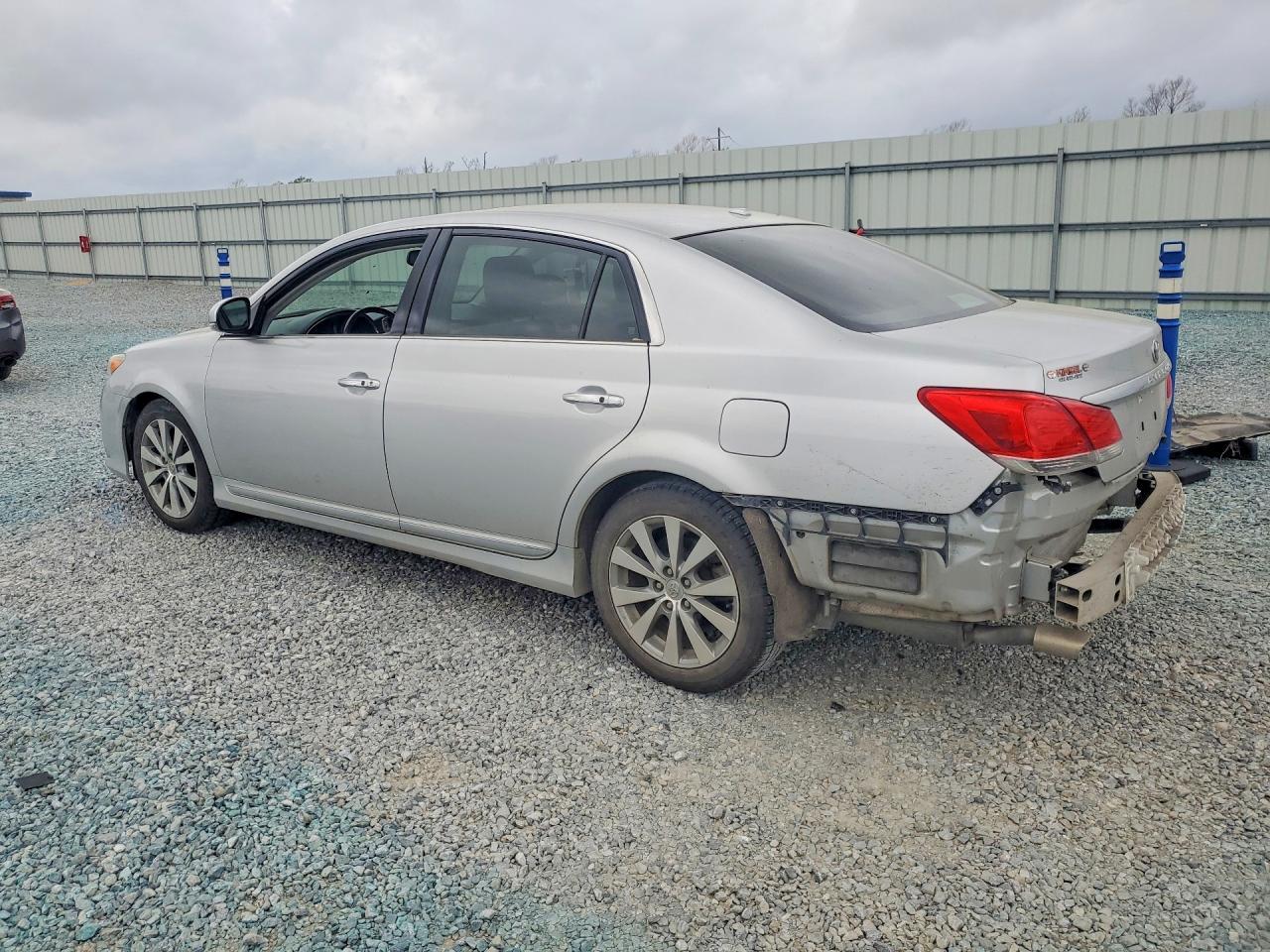 2012 Toyota Avalon Limited - Фото 2