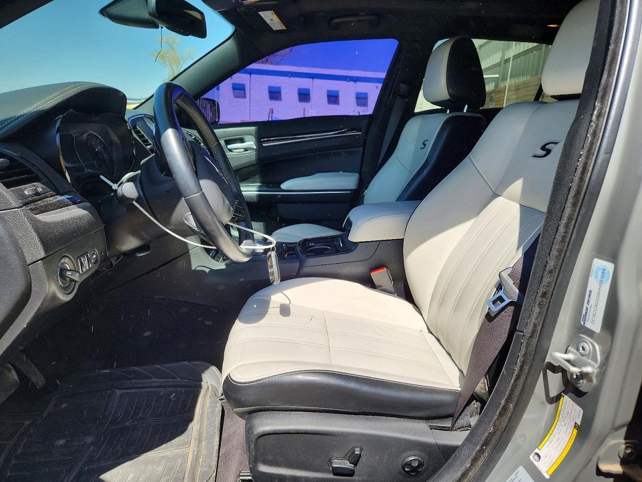 2017 Chrysler 300 S - Фото 7