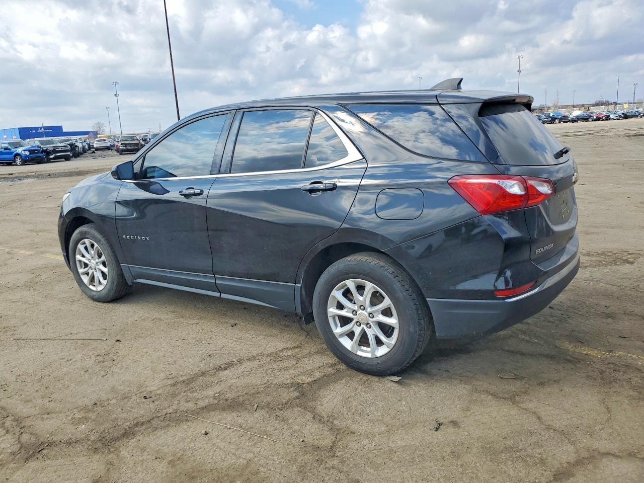 2018 Chevrolet Equinox Lt - Image 2