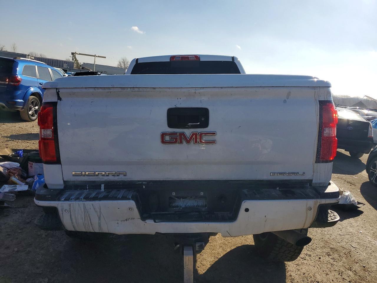2017 GMC Sierra K2500 Denali - Image 6