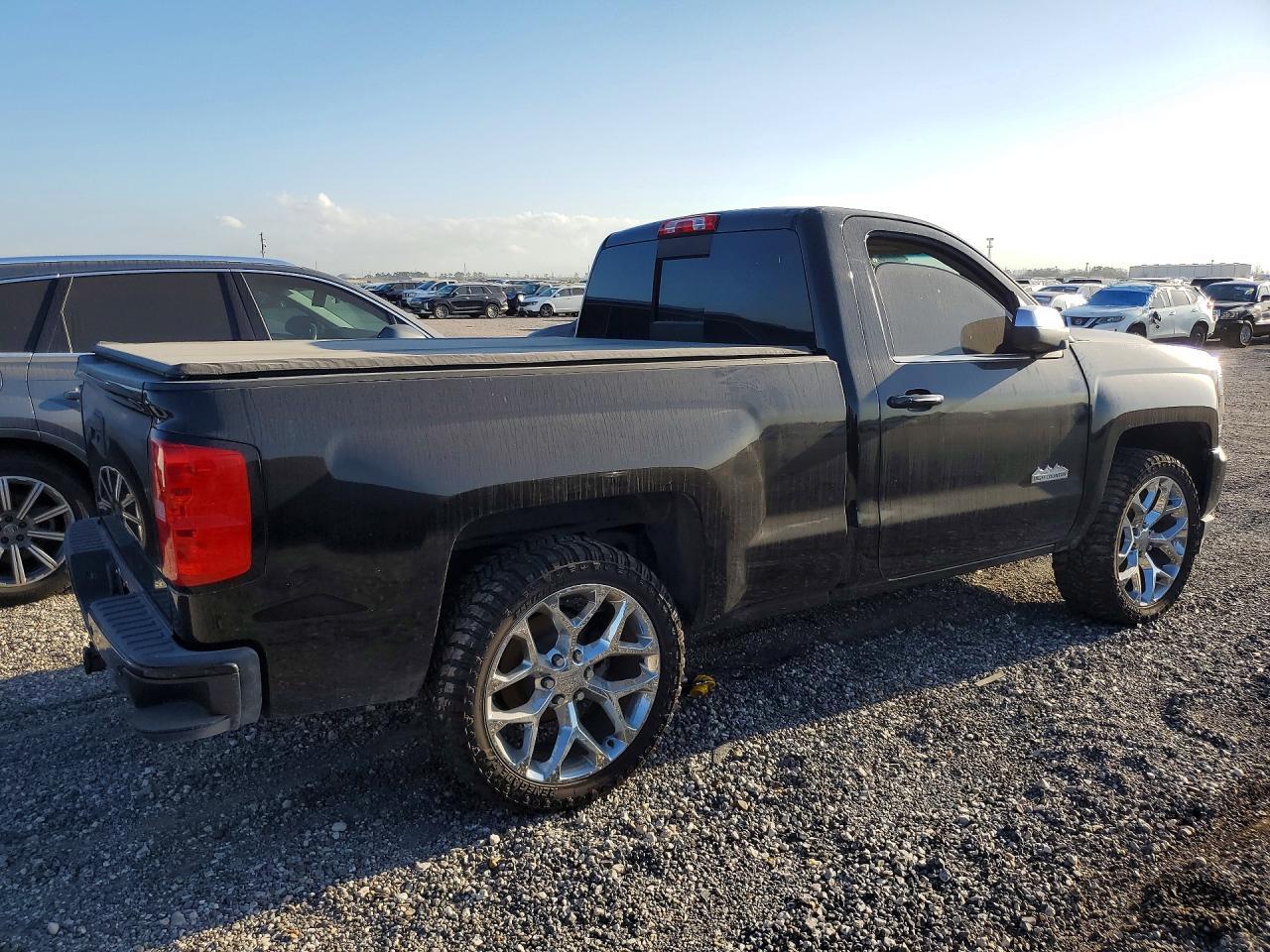 2016 Chevrolet Silverado C1500 - Image 3