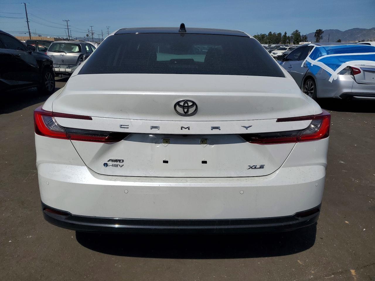 2025 Toyota Camry Xle - Фото 6