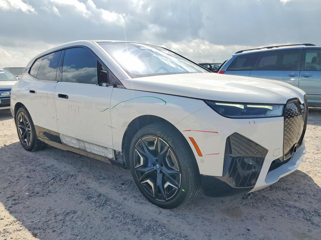 2023 BMW Ix xDrive50 - Image 4