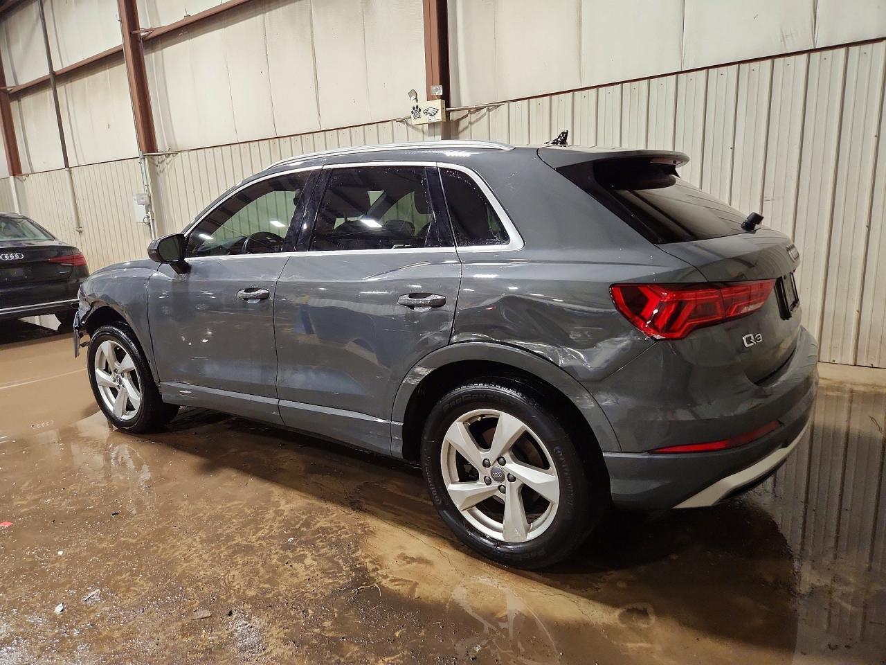 2020 Audi Q3 Premium - Фото 2