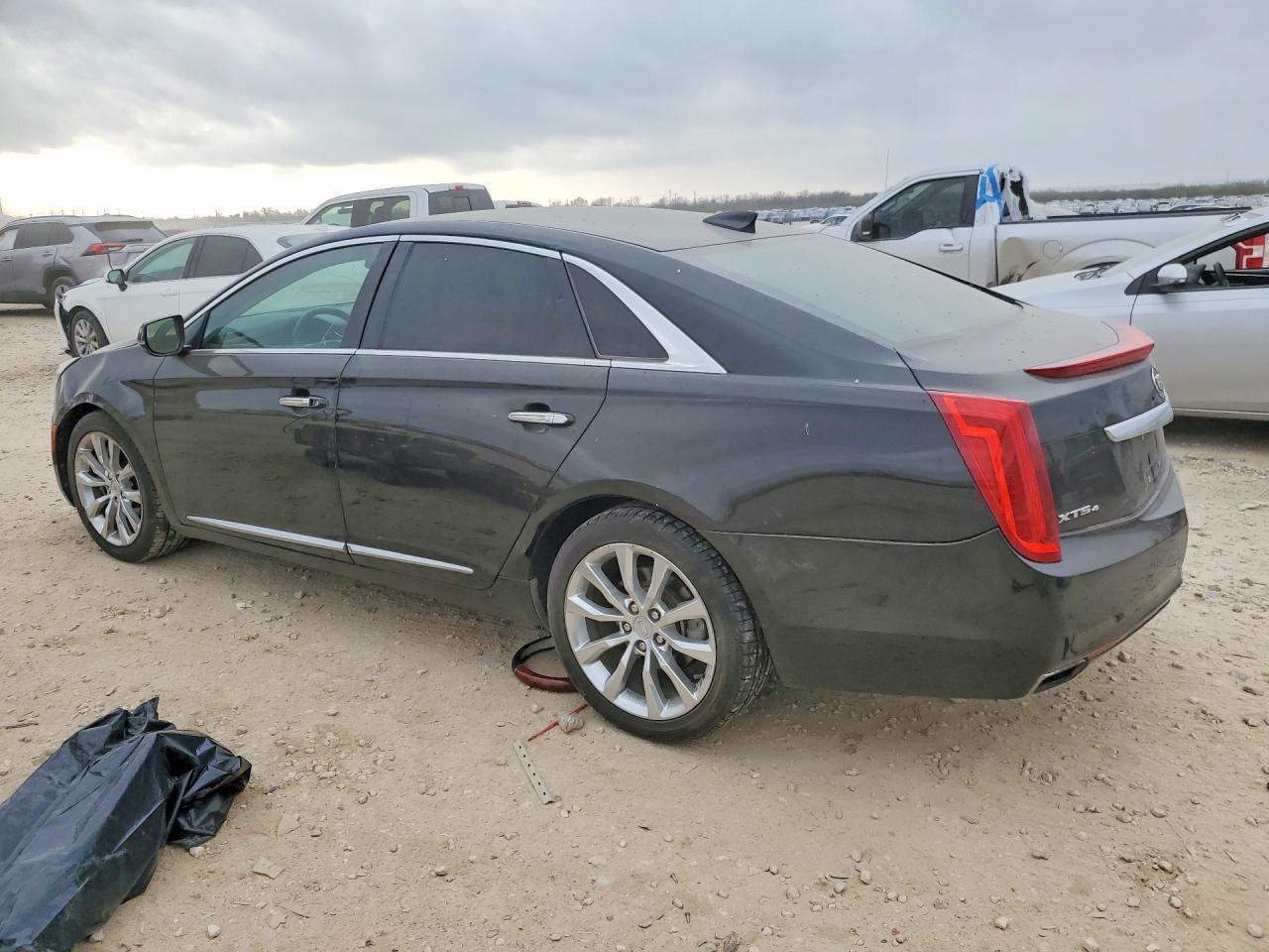 2015 Cadillac Xts - Image 2