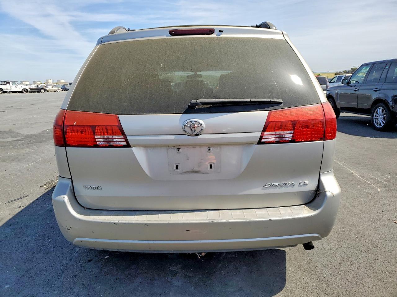 2005 Toyota Sienna - Image 6