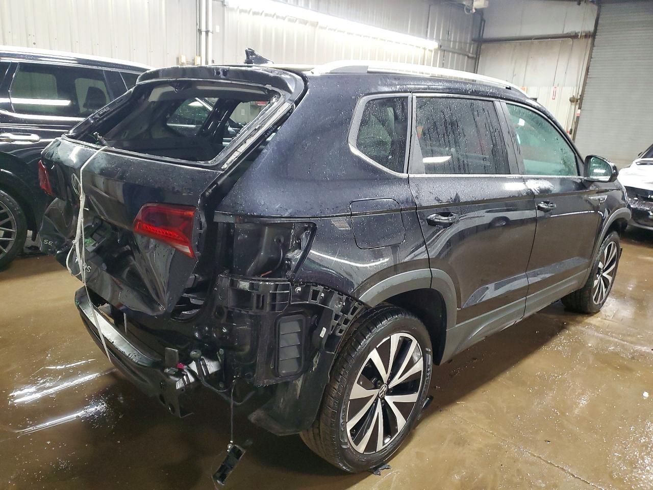 2022 Volkswagen Taos Se - Фото 3