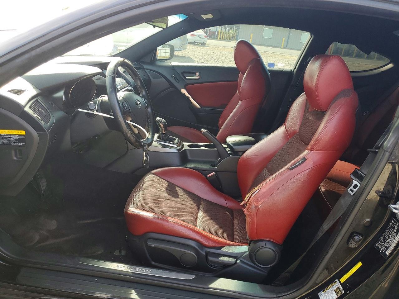 2013 Hyundai Genesis Coupe 3.8 R-Spec - Image 7