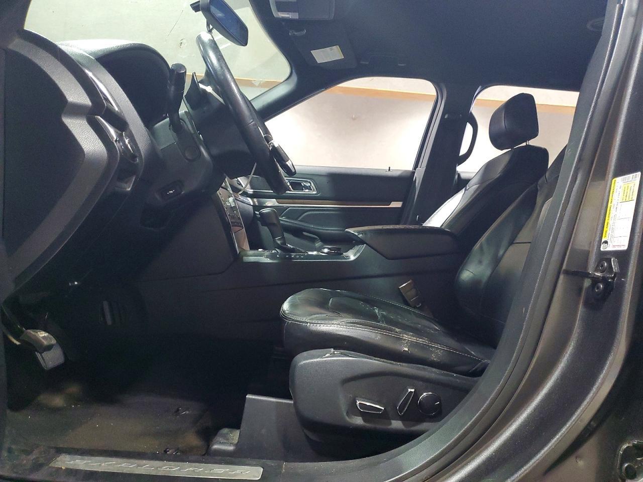 2017 Ford Explorer Limited - Image 7