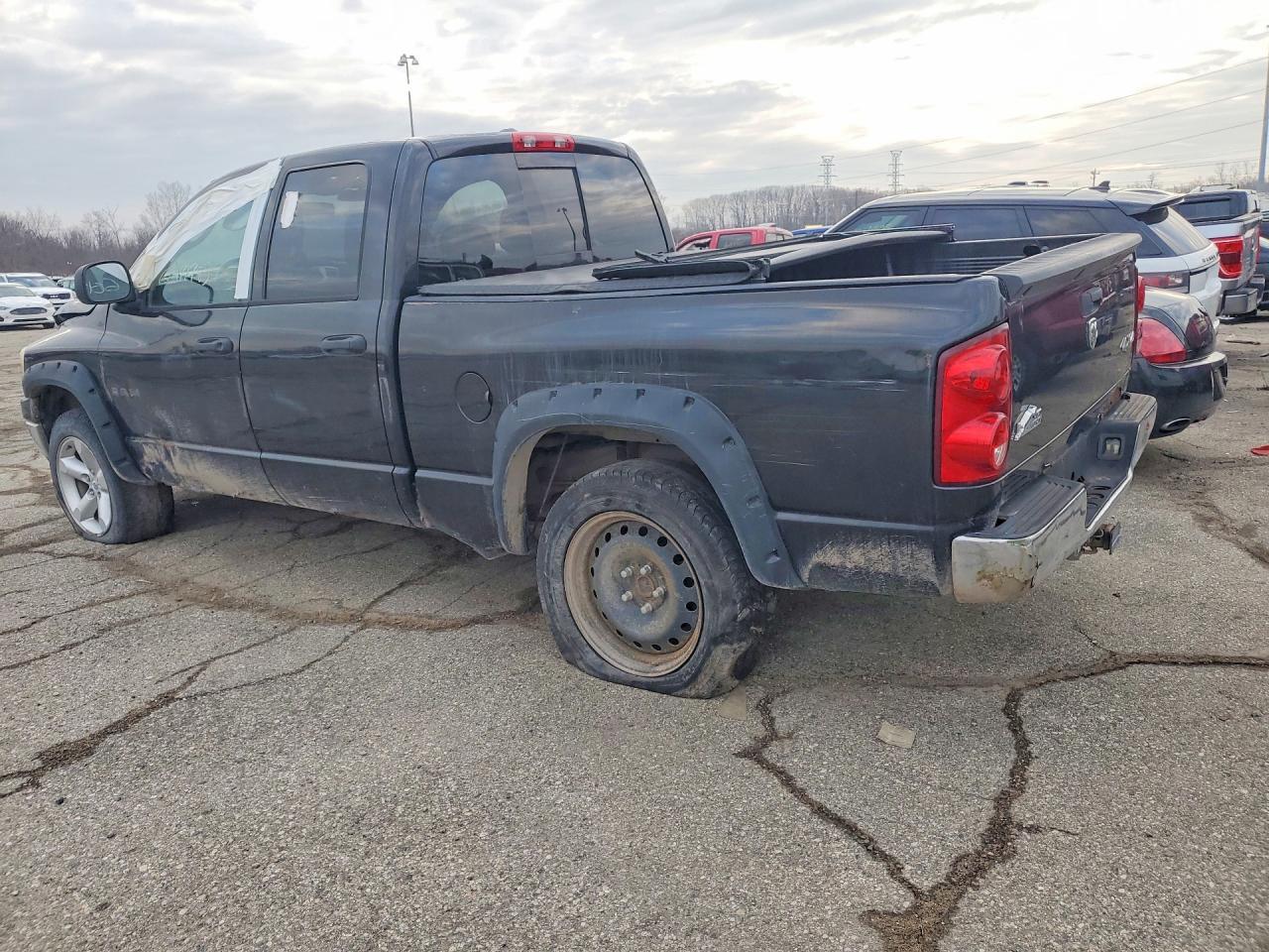 2008 Dodge Ram 1500 St - Фото 2