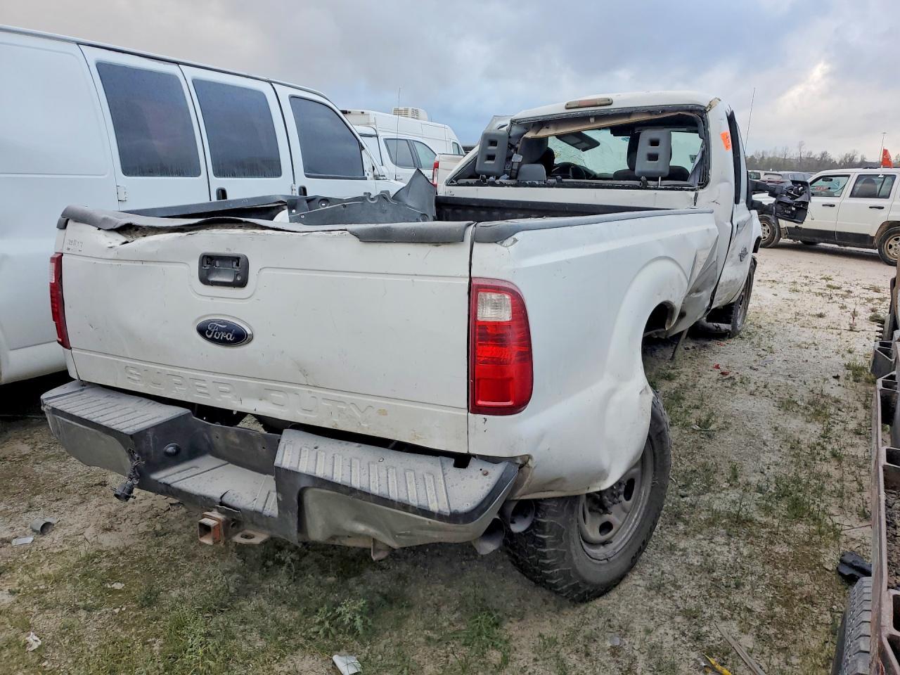 2015 Ford F250 Super Duty - Фото 3