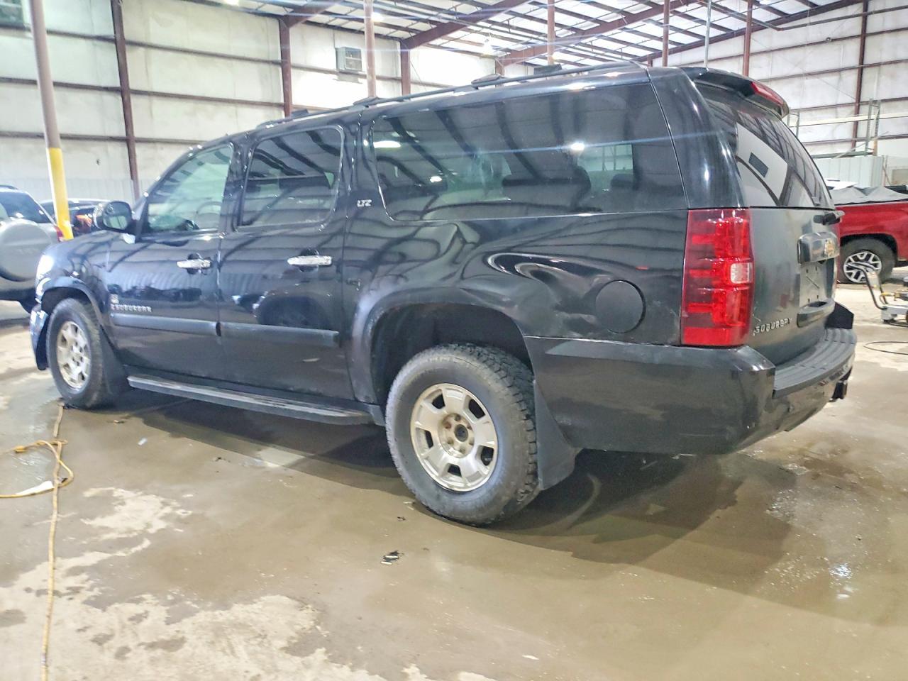 2008 Chevrolet Suburban K1500 Ls - Image 2
