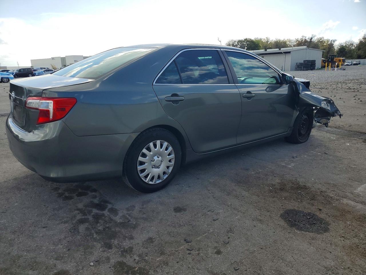 2012 Toyota Camry L - Image 3