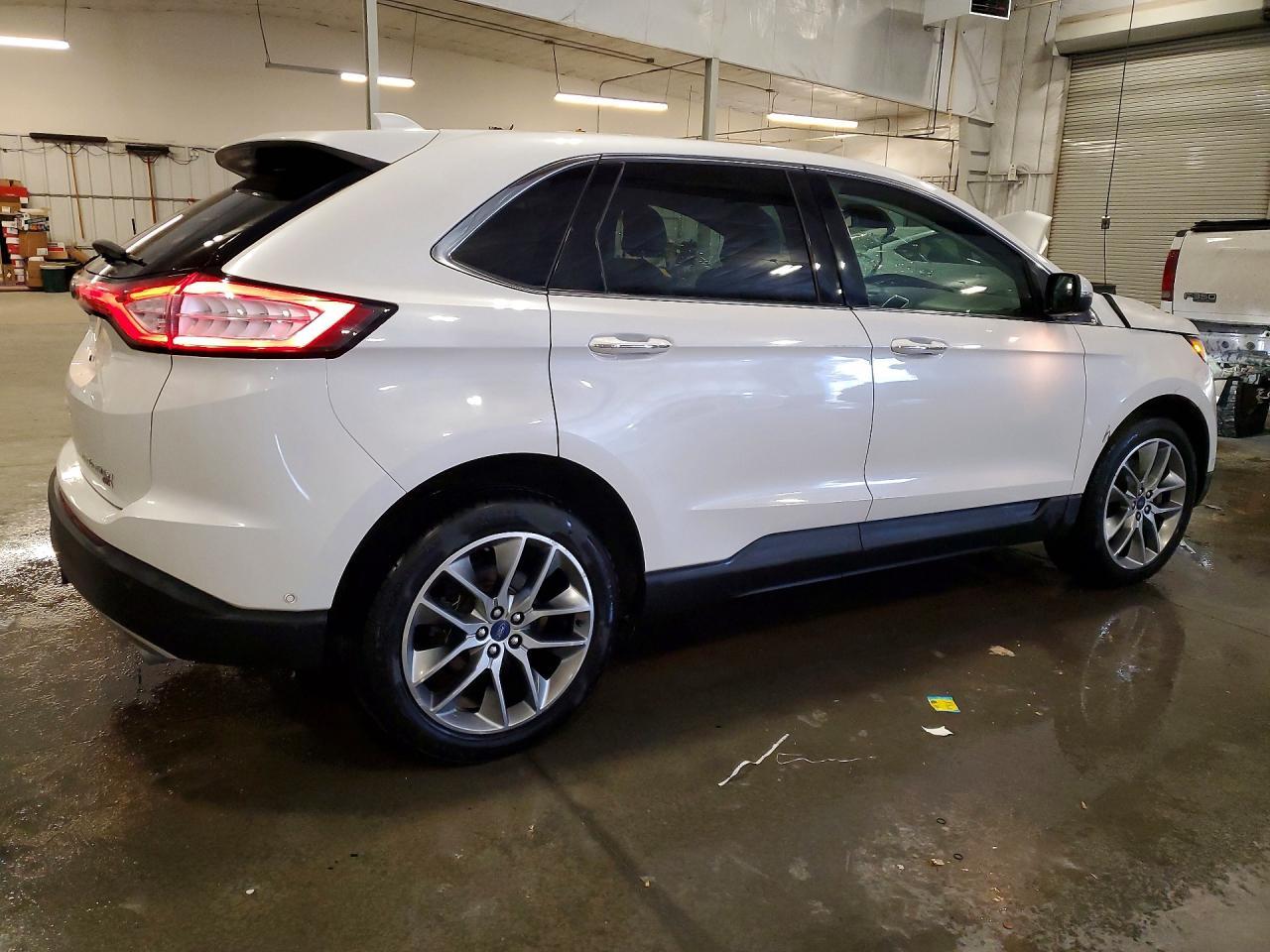 2015 Ford Edge Titanium - Image 3