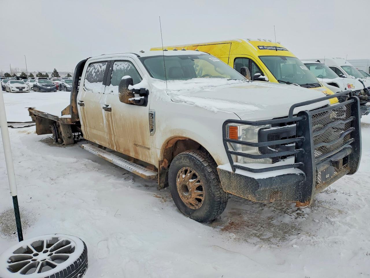 2020 Ford F350 Super Duty Flatbed Truck - Фото 4